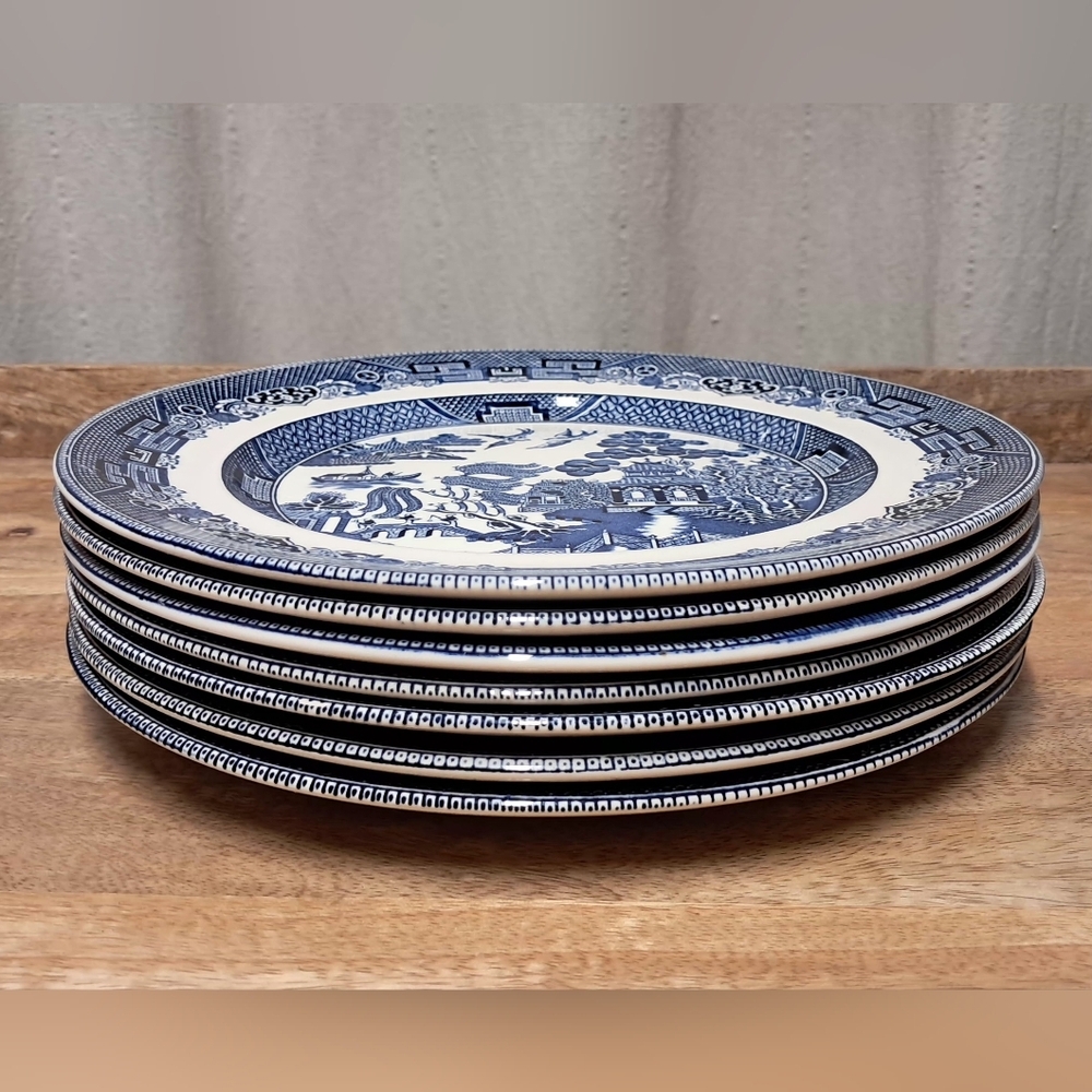 Johnson Bros England Blue Willow 10" Dinner Plate - Picture 2 of 4